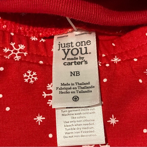 CARTERS CHRISTMAS 2PC SET SANTA SNOWFLAKE NWT SIZE NB - Picture 2 of 5